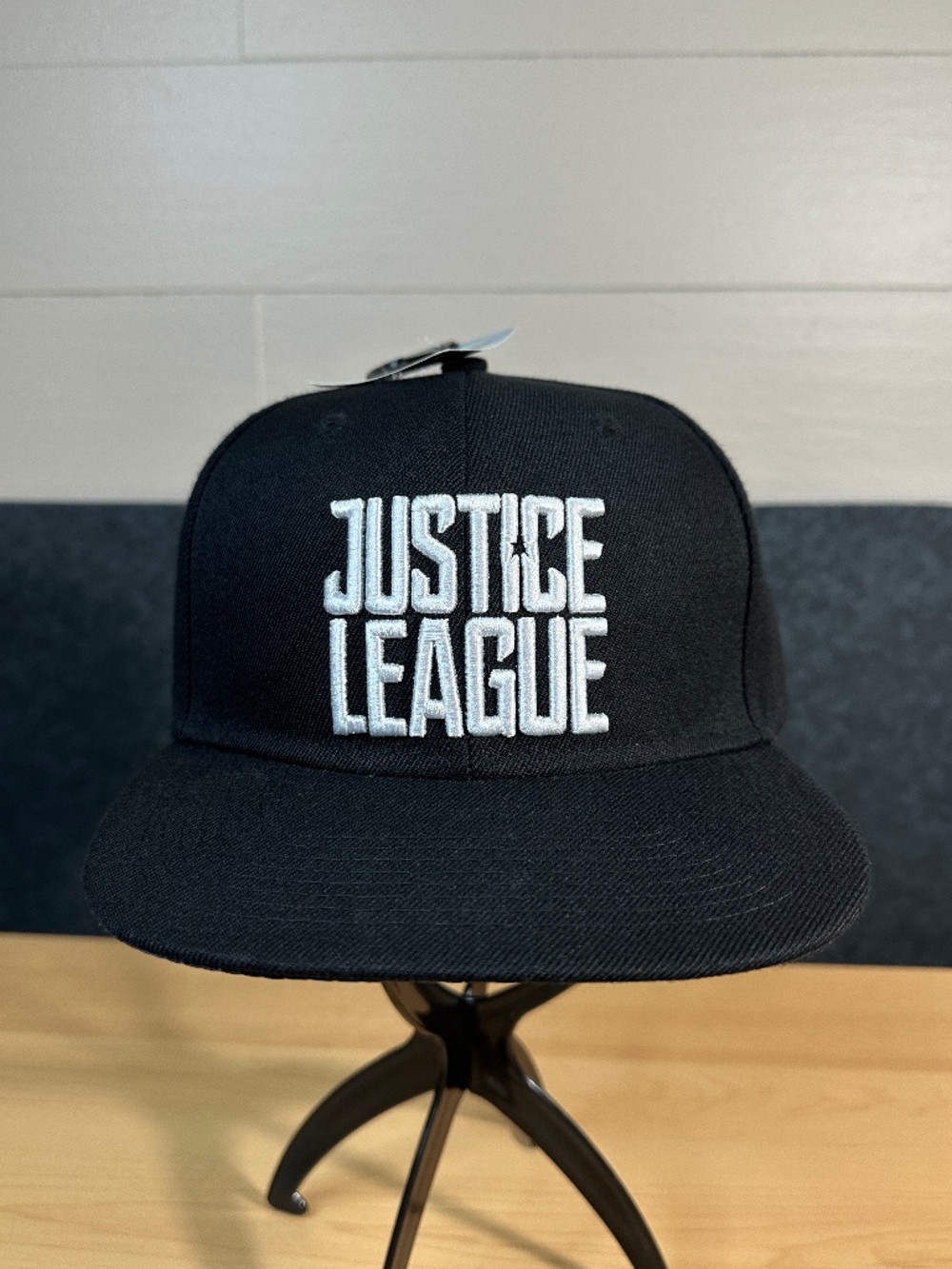 NWT Justice League Black Snapback Cap Hat DC Comics Berkshire Fashions
